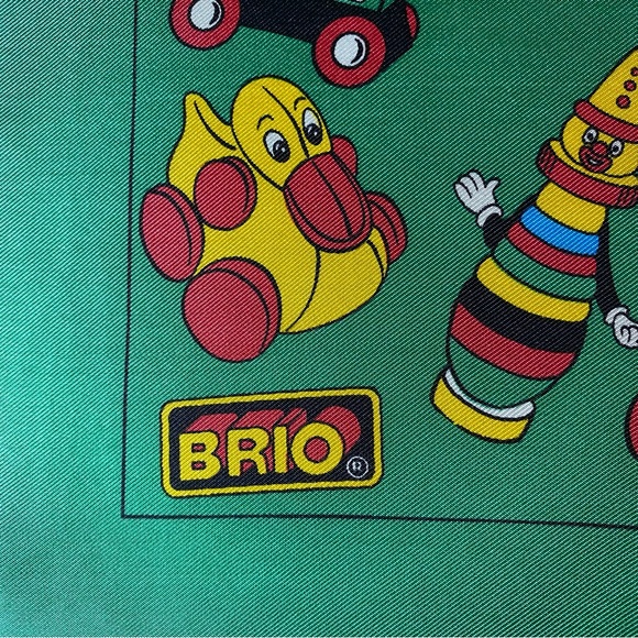 BRIO NWOT Silk Scarf 31" square - Picture 2 of 4